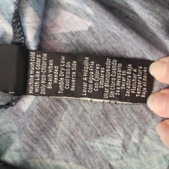 Men's Tropical Print T-Shirt - Picture 5 of 5